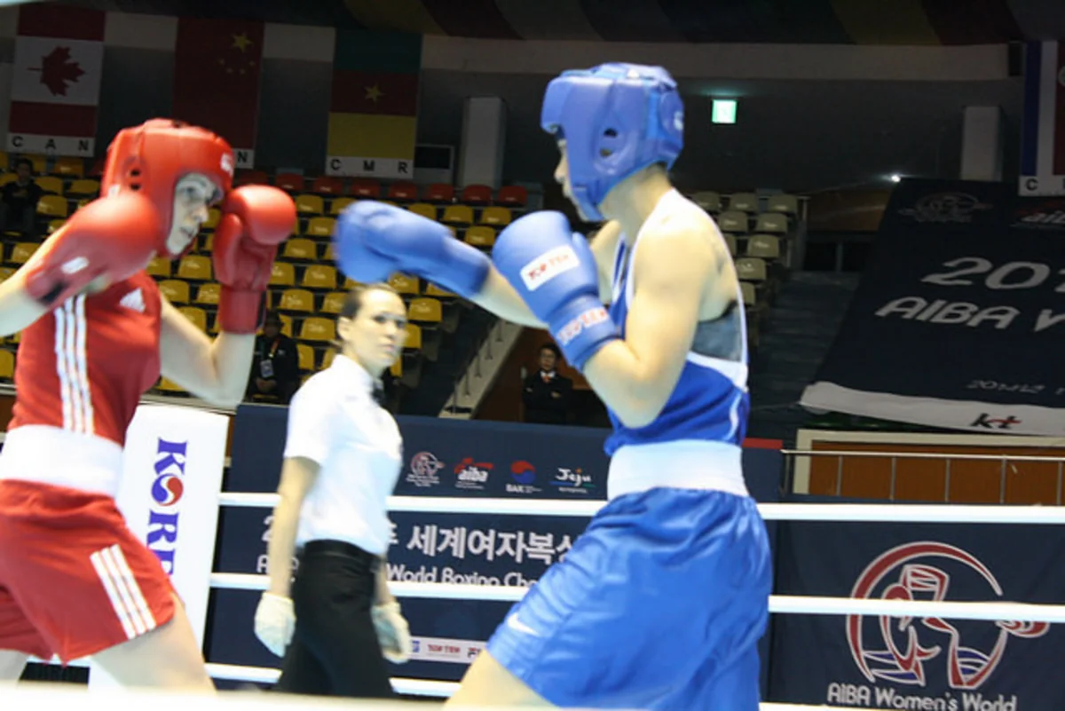 Azərbaycanın qadın boksçusu dünya çempionatının 1/4 finalına vəsiqə qazanıb