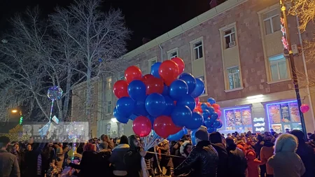 Naxçıvan Həmrəylik Gününü və Yeni ili möhtəşəm atəşfəşanlıqla qarşılayıb