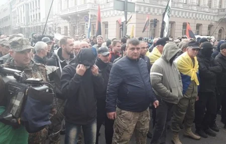 При столкновении у Рады пострадали около десяти митингующих - ОБНОВЛЕНО