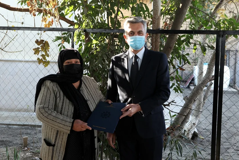 Daha 43 şəhid ailəsi və Qarabağ müharibəsi əlilinə ev verildi