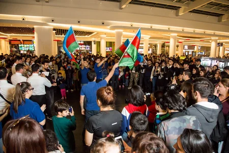 “CinemaPlus” Dövlət Bayrağı Günü münasibətilə parad təşkil edib - VİDEO