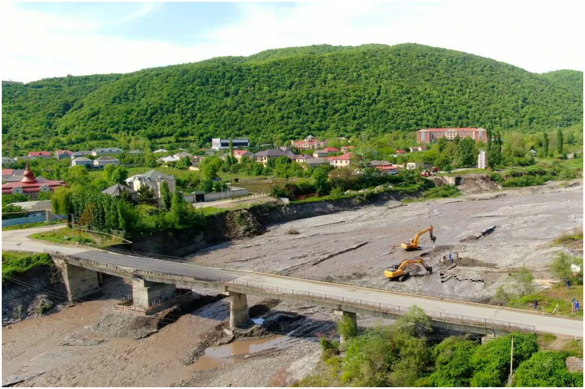 Qaraçay çayı üzərində yeni körpünün inşasına başlanılıb