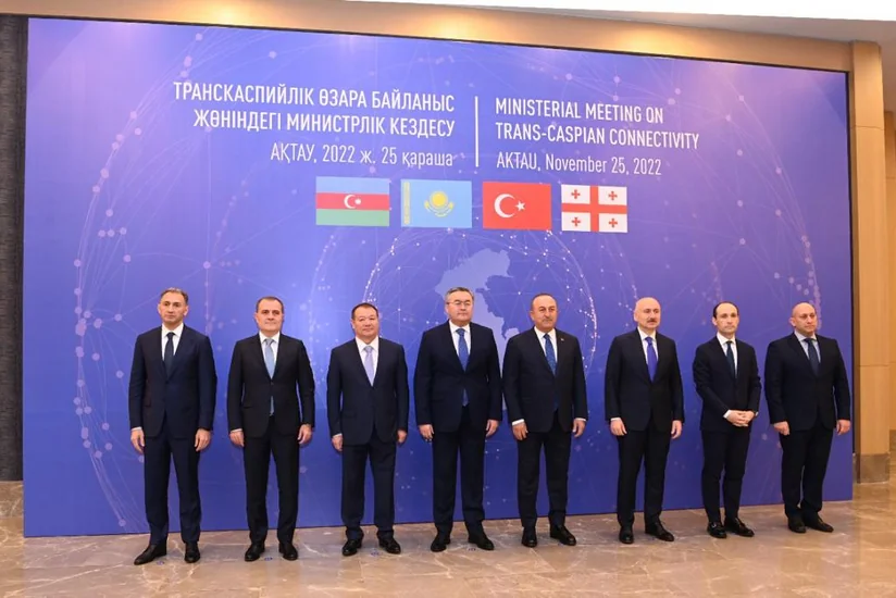 Глава МИД Азербайджана принял участие в трехсторонней встрече в Актау