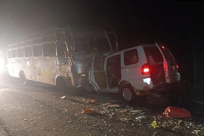 Hindistanda ağır yol qəzası nəticəsində azı 11 nəfər ölüb