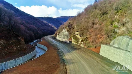 Toğanalı-Kəlbəcər-İstisu avtomobil yolunun və Murovdağ tunelinin inşası sürətlə davam etdirilir