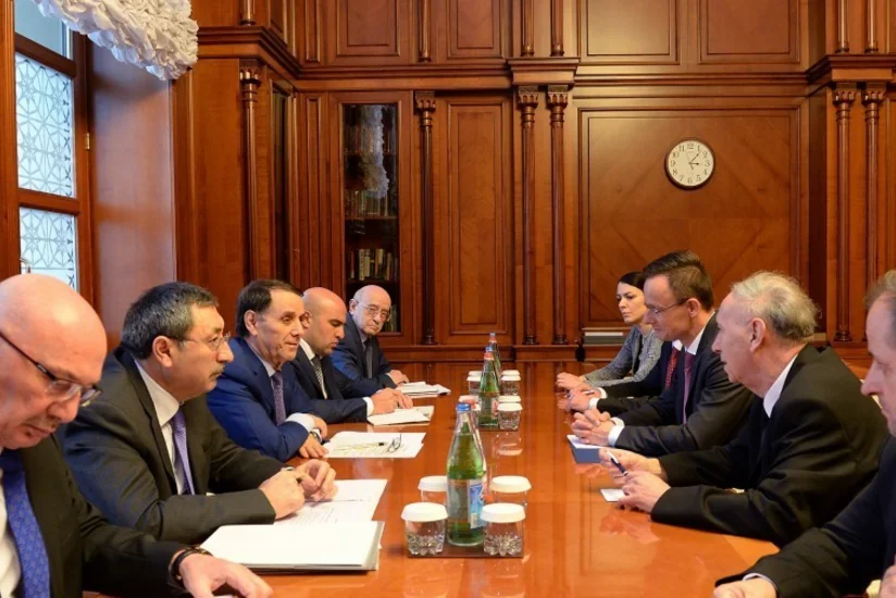 Novruz Məmmədov Macarıstanın xarici işlər və ticarət naziri ilə görüşüb
