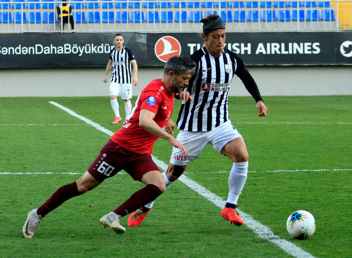 Elvin Məmmədov: Honda kimi futbolçular Azərbaycana çox gəlməlidir