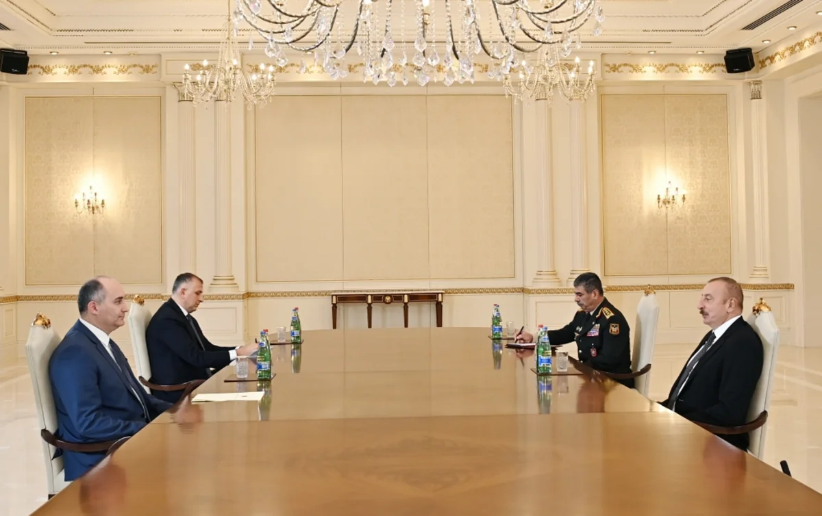 President Ilham Aliyev receives Georgian defense minister