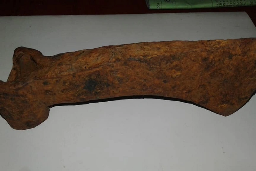 Cəlilabadda məktəbli eramızın ilk əsrlərinə aid silah tapıb