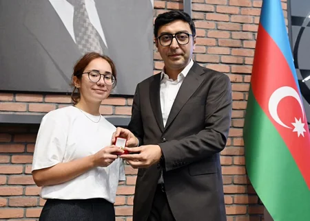 Fərid Qayıbov beynəlxalq yarışlarda uğurlu çıxış etmiş idmançılarla görüşüb