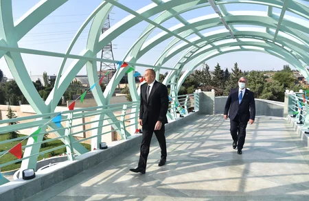 Prezident Mərdəkan-Zuğulba yolunda yerüstü piyada keçidinin açılışını edib