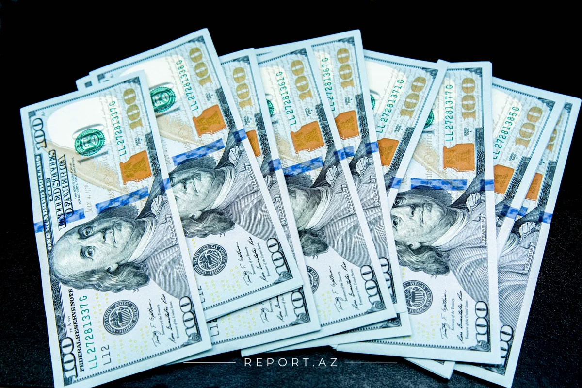 Денежные переводы в Азербайджан сократились на 25%