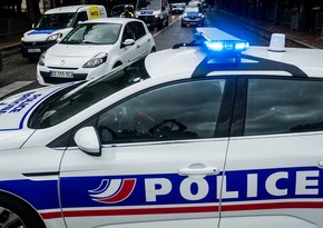 Fransada avtomobil azarkeşlərin üzərinə sürülüb