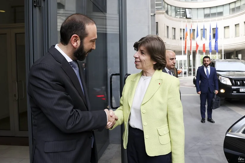 Главы МИД Армении и Франции обсудили армяно-азербайджанский процесс