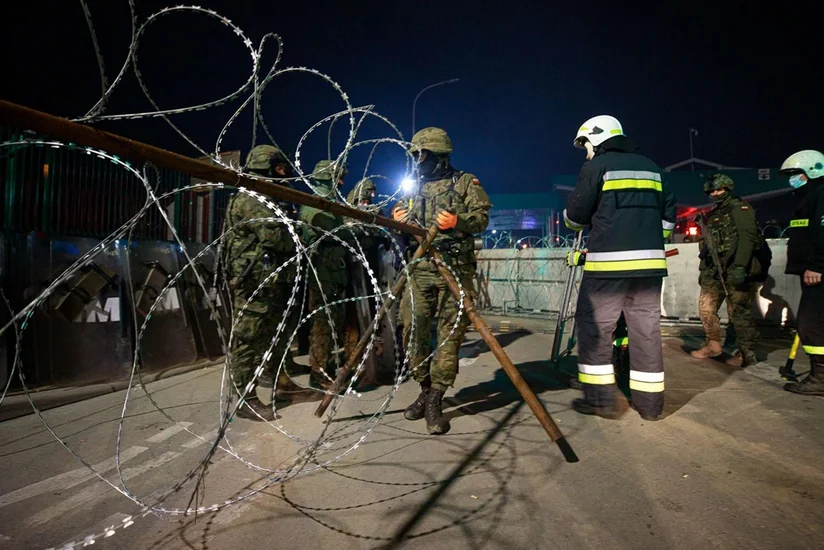 Poland, Baltic states close land borders to Russia, Belarus