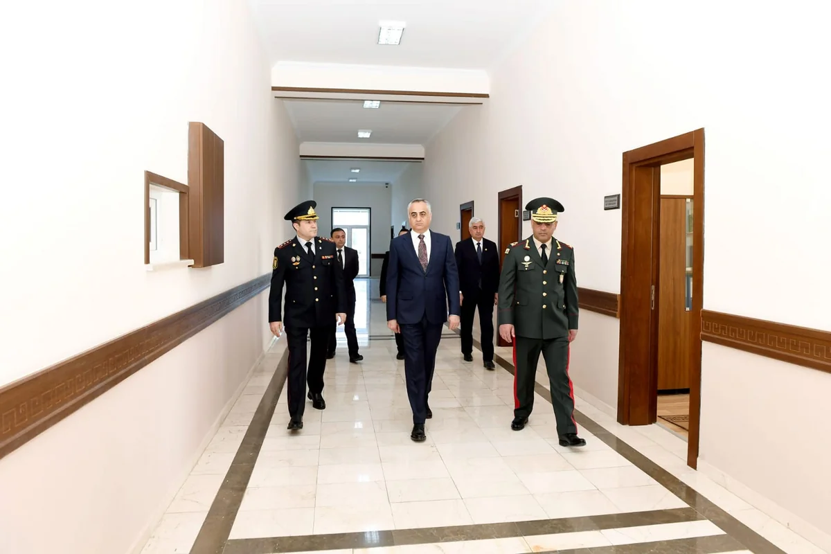 Prezidentin səlahiyyətli nümayəndəsi DQ-nin Şərurdakı hərbi hissəsində xidmət və yaşayış şəraiti ilə tanışlıq olub