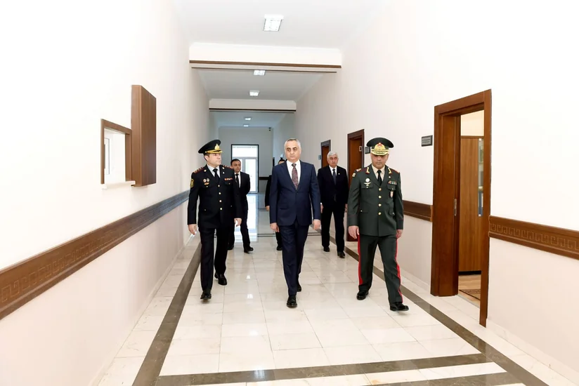 Prezidentin səlahiyyətli nümayəndəsi DQ-nin Şərurdakı hərbi hissəsində xidmət və yaşayış şəraiti ilə tanışlıq olub