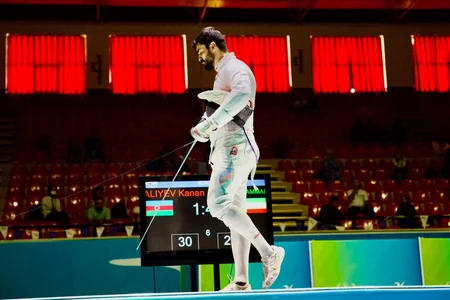 İslamiada: Azərbaycanın kişi qılıncoynatma millisi qızıl medal qazanıb
