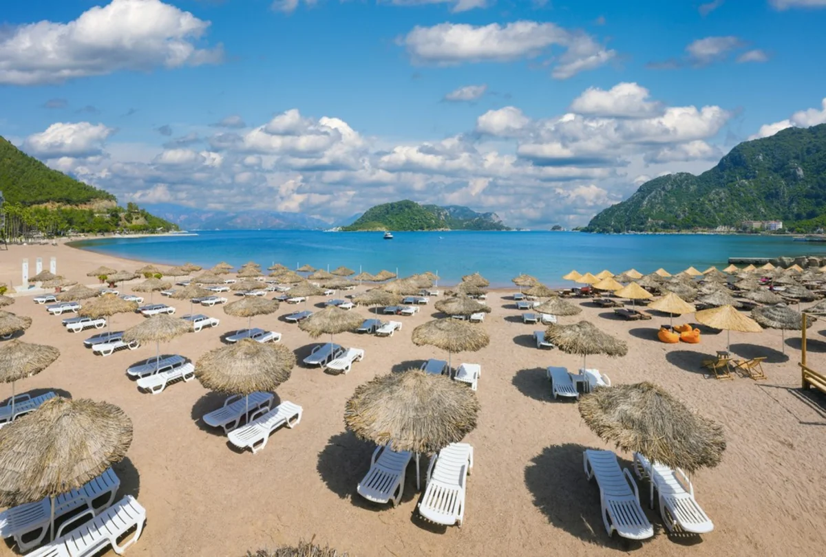 Turkey reopens beach season, sets new rules