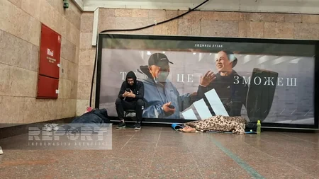 Kyiv suffers massive air attack, people spend night in metro