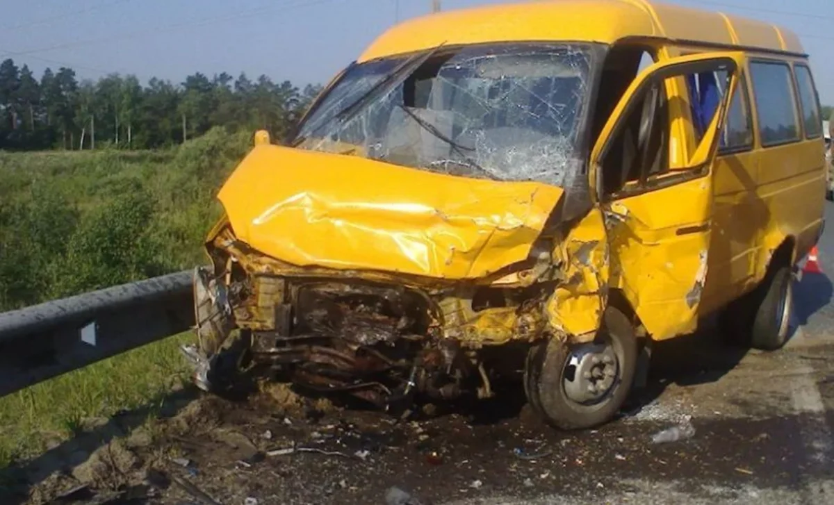Şamaxıda yük və minik maşınları toqquşub, 2 nəfər ölüb, 3 yaralı var