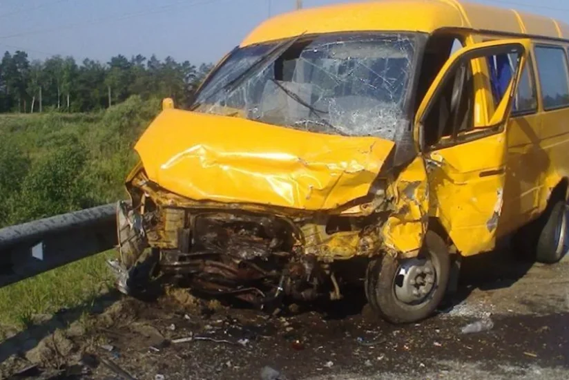 Şamaxıda yük və minik maşınları toqquşub, 2 nəfər ölüb, 3 yaralı var