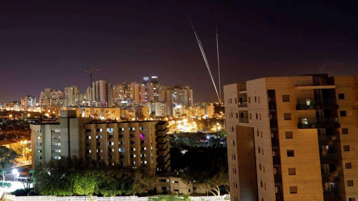 Qəzza zolağından İsrailə 400-dən çox raket atılıb