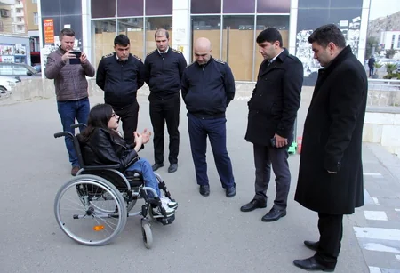 Bakı Metropoliteni vaqonlarda əlil arabası üçün yerlərin quraşdırılmasına başlayıb