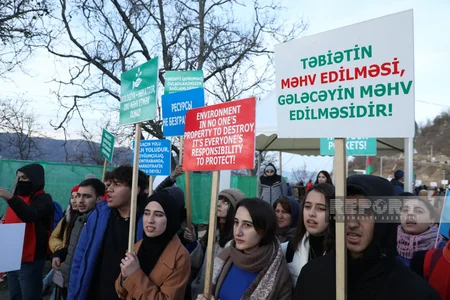 Protesters standing their ground although Khankandi-Lachin road is open