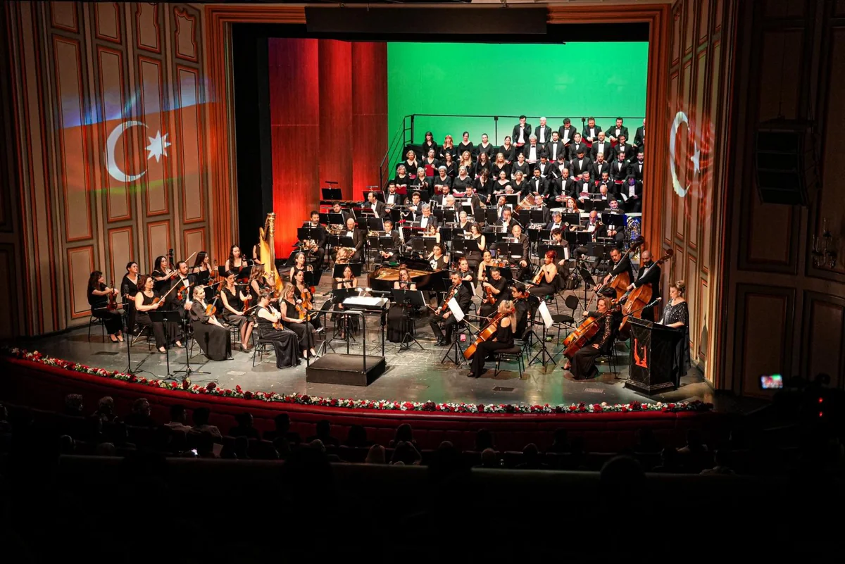 Türkiyədə Üzeyir Hacıbəyovun 140 illiyi münasibətilə konsert keçirilib