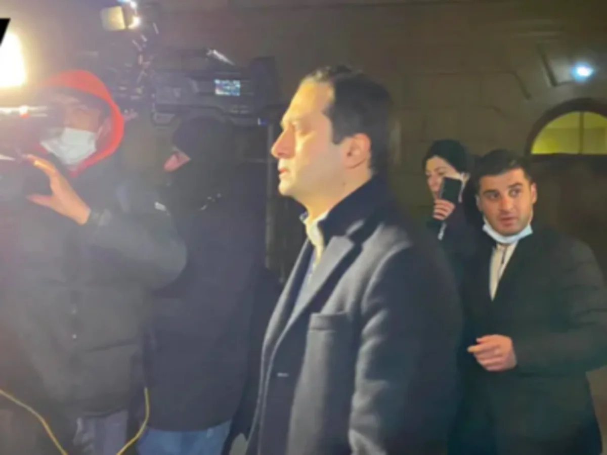 Tbilisidə aksiyaçılar Ombudsmana yumurta atıblar, o, mitinqi tərk etməli olub