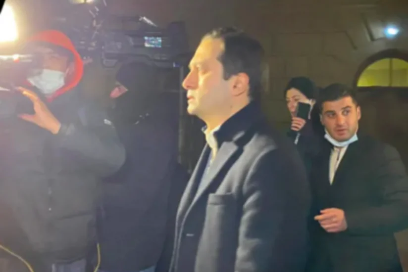 Tbilisidə aksiyaçılar Ombudsmana yumurta atıblar, o, mitinqi tərk etməli olub