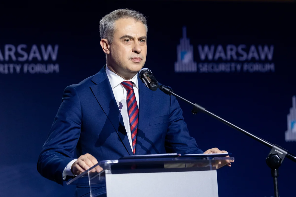 Polşa baş nazirinin müavini Prezidenti tənqid edib