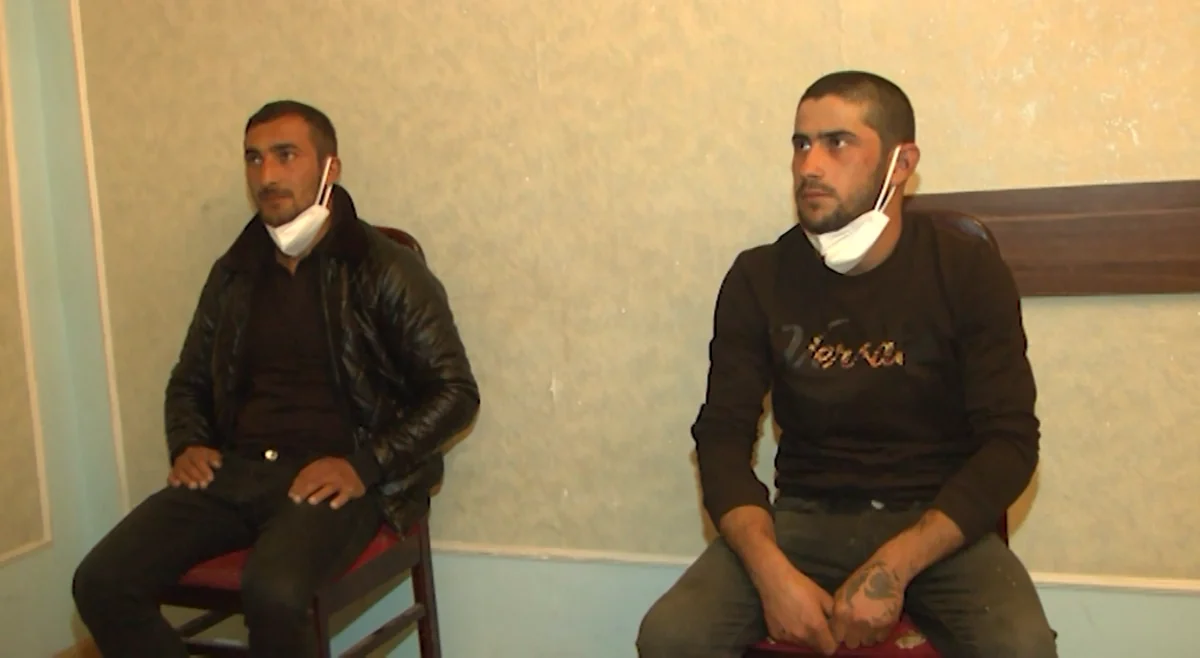 Şəmkirdə qadın və oğlu bıçaqlanıb