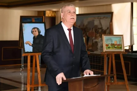 Naxçıvan Muxtar Respublikasının 100 illiyinə həsr olunmuş fərdi sərgi açılıb