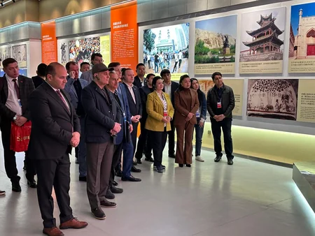 YAP nümayəndə heyəti ŞƏT-in Siyasi Partiyalar Forumunun açılışında iştirak edib