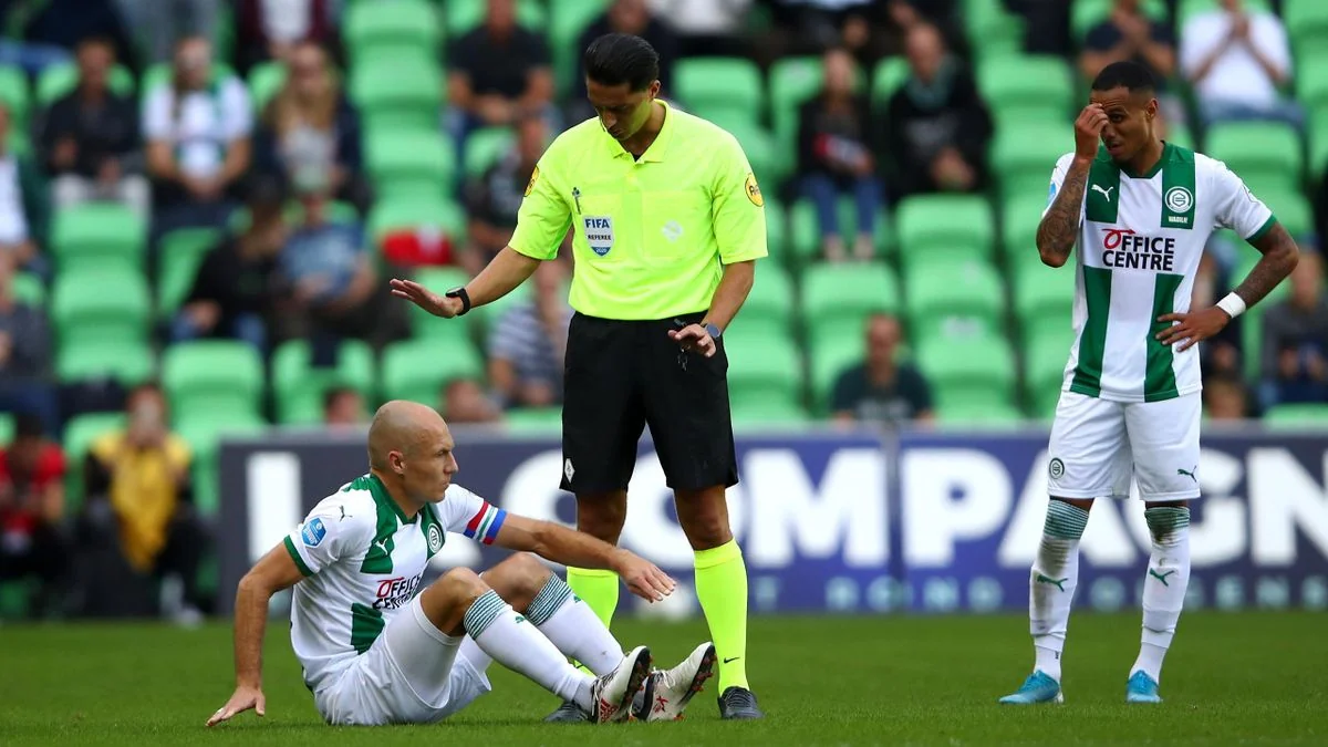  Роббен получил травму в первом матче за «Гронинген»