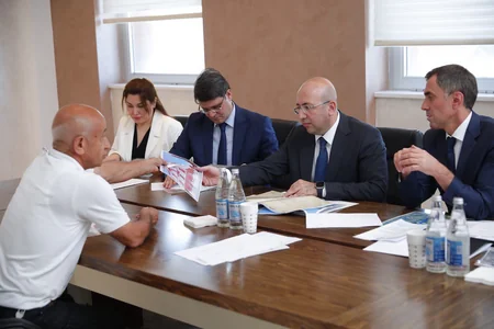 Dövlət Şəhərsalma və Arxitektura Komitəsinin sədri Şəmkirdə vətəndaşları qəbul edib