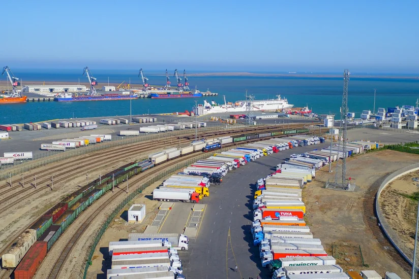 Azərbaycandan tranzit keçən TIR-ların sayı 30 %-ə yaxın artıb