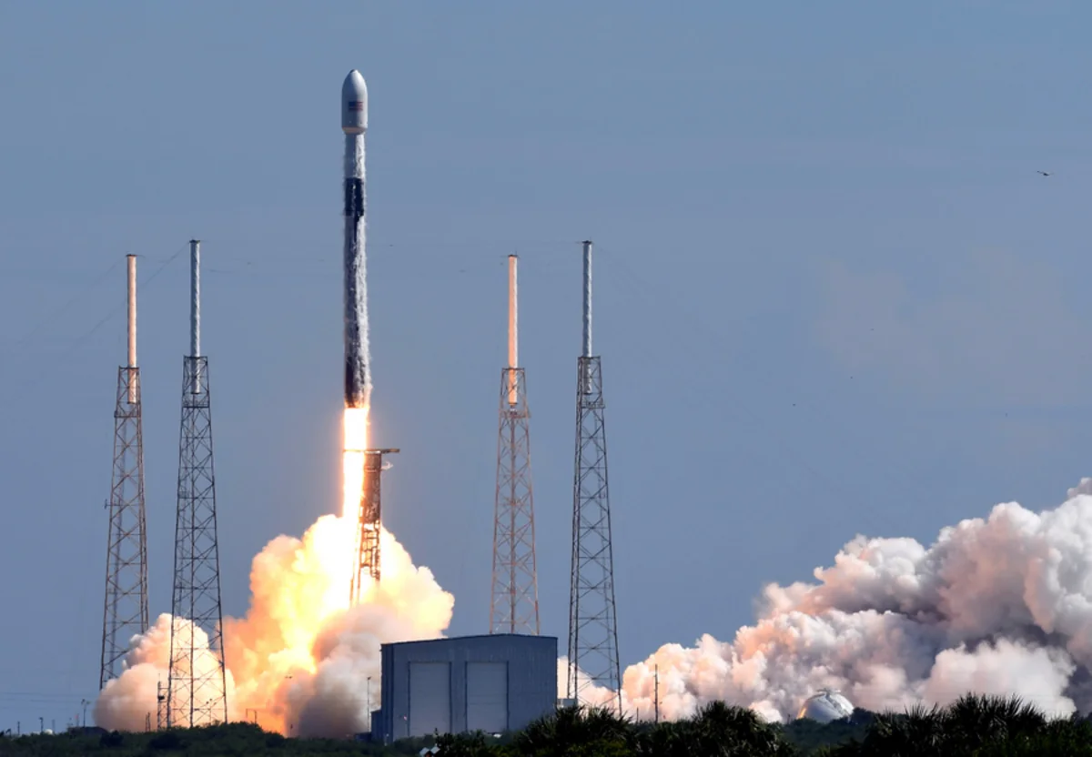 SpaceX вывела в космос еще 54 мини-спутника для Starlink