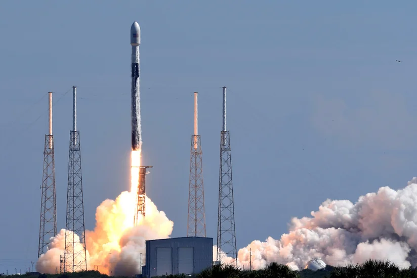 SpaceX вывела в космос еще 54 мини-спутника для Starlink