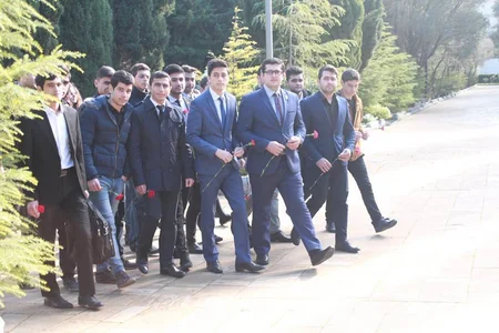 BDU tələbələri Dövlət Bayrağı Gününü qeyd ediblər
