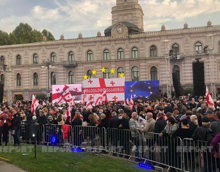 В Тбилиси завершился митинг сторонников Саакашвили