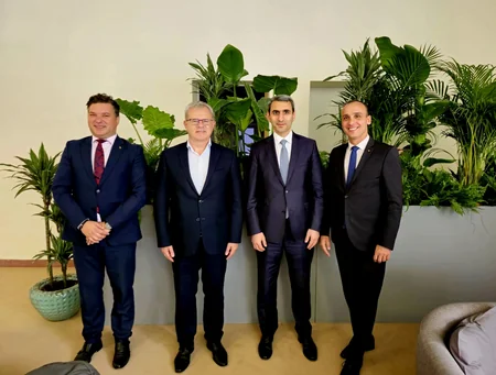 ADY rəhbərliyi “InnoTrans” beynəlxalq sərgisində Orta Dəhlizin perspektivlərini müzakirə edib