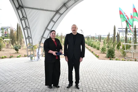 İlham Əliyev və birinci xanım Ağdamın Sarıcalı kəndinin ilk mərhələsinin açılışında iştirak edib - YENİLƏNİB-3