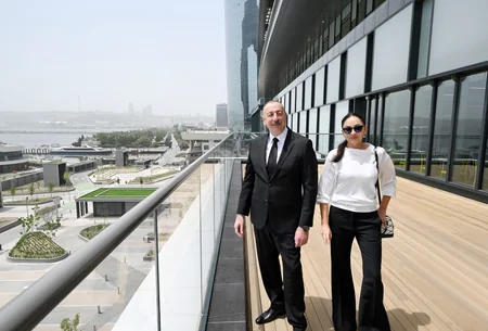 Prezident və birinci xanım Bakıda “Crescent Mall” ticarət mərkəzinin açılışında iştirak ediblər - YENİLƏNİB