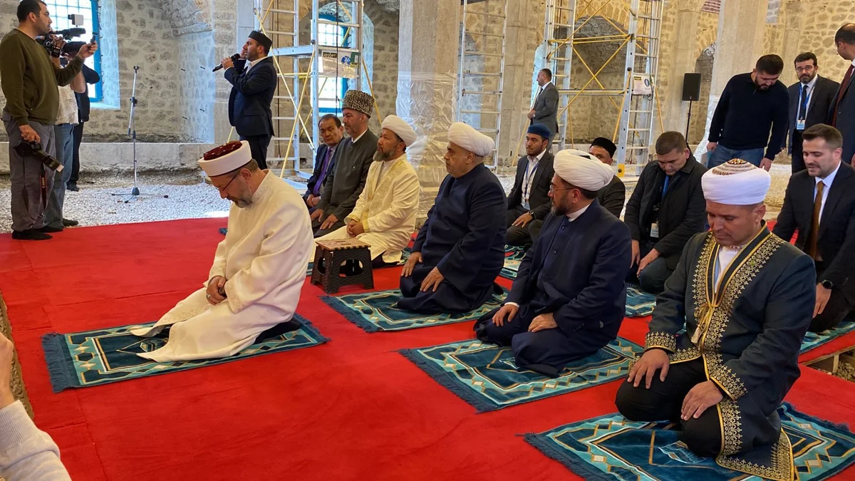 TDT-nin müsəlman dini liderləri Yuxarı Gövhər Ağa məscidində birgə namaz qılıblar