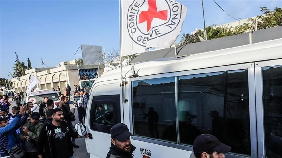 183 Palestinian security prisoners released after Hamas sets free 3 civilian hostages