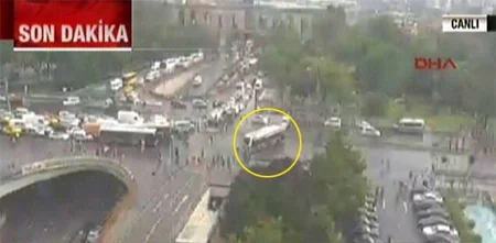 ​СМИ: В Стамбуле вблизи автобусной остановки произошел взрыв - ФОТО - ОБНОВЛЕНО