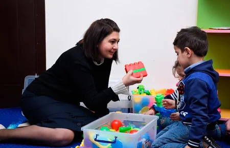 Hər gün Sumqayıtdan Qubaya öyrətməyə, axşam isə Bakıya öyrənməyə gələn qız - REPORTAJ